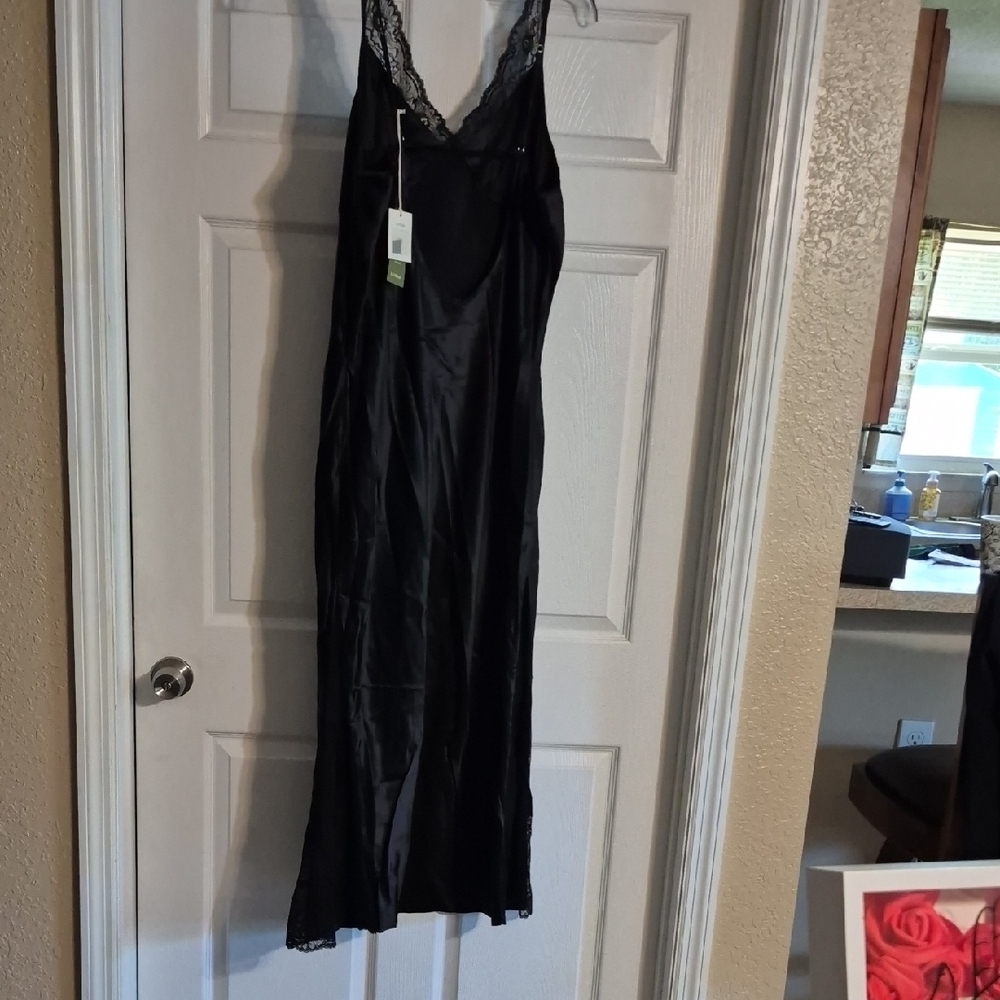 Elegant Black Chemise - Picture 2 of 5